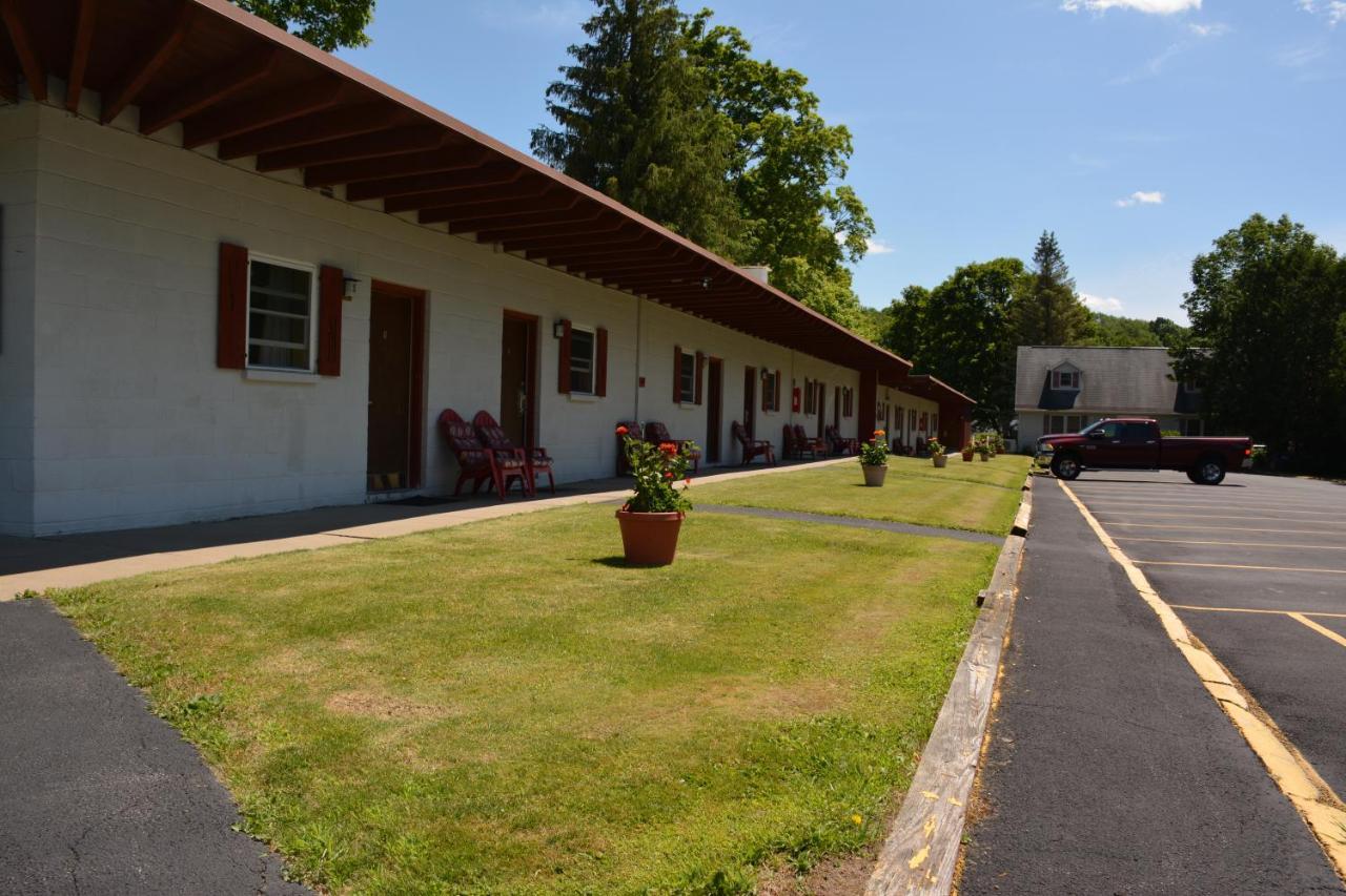 The Village Motel Richfield Springs Eksteriør bilde